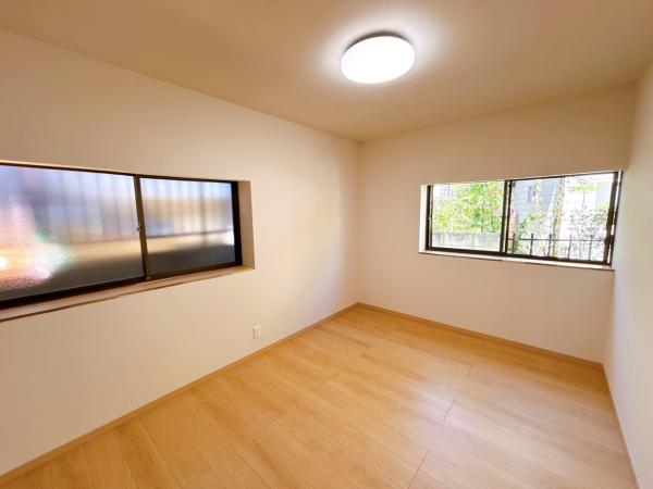 八戸市大字沢里字沢里山 洋室