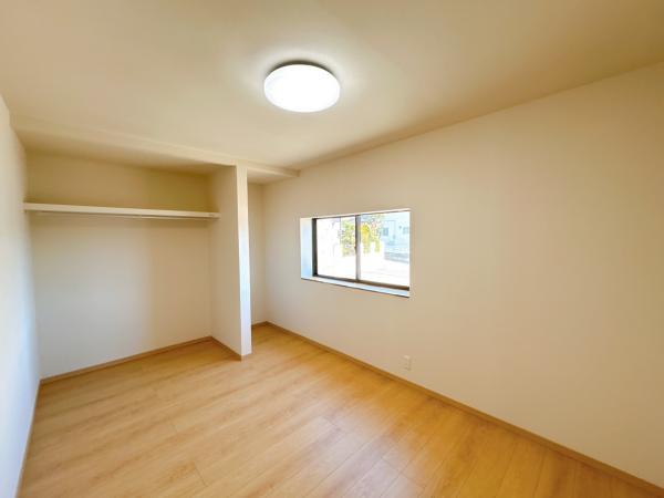 八戸市大字沢里字沢里山 洋室