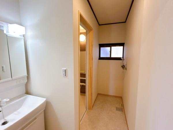 八戸市大字沢里字沢里山 洗面台・洗面所 