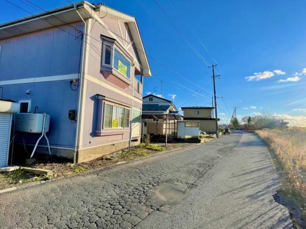 八戸市沼館２丁目 前面道路含む現地写真 