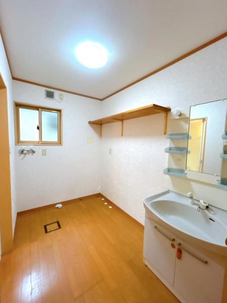 中古戸建 八戸市湊高台６丁目2-1 JR八戸線白銀駅 商談中