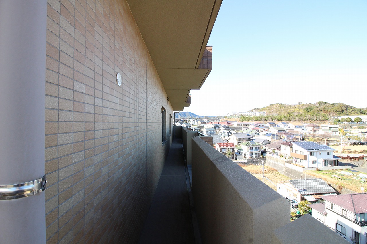   JR日豊本線日向市駅 -